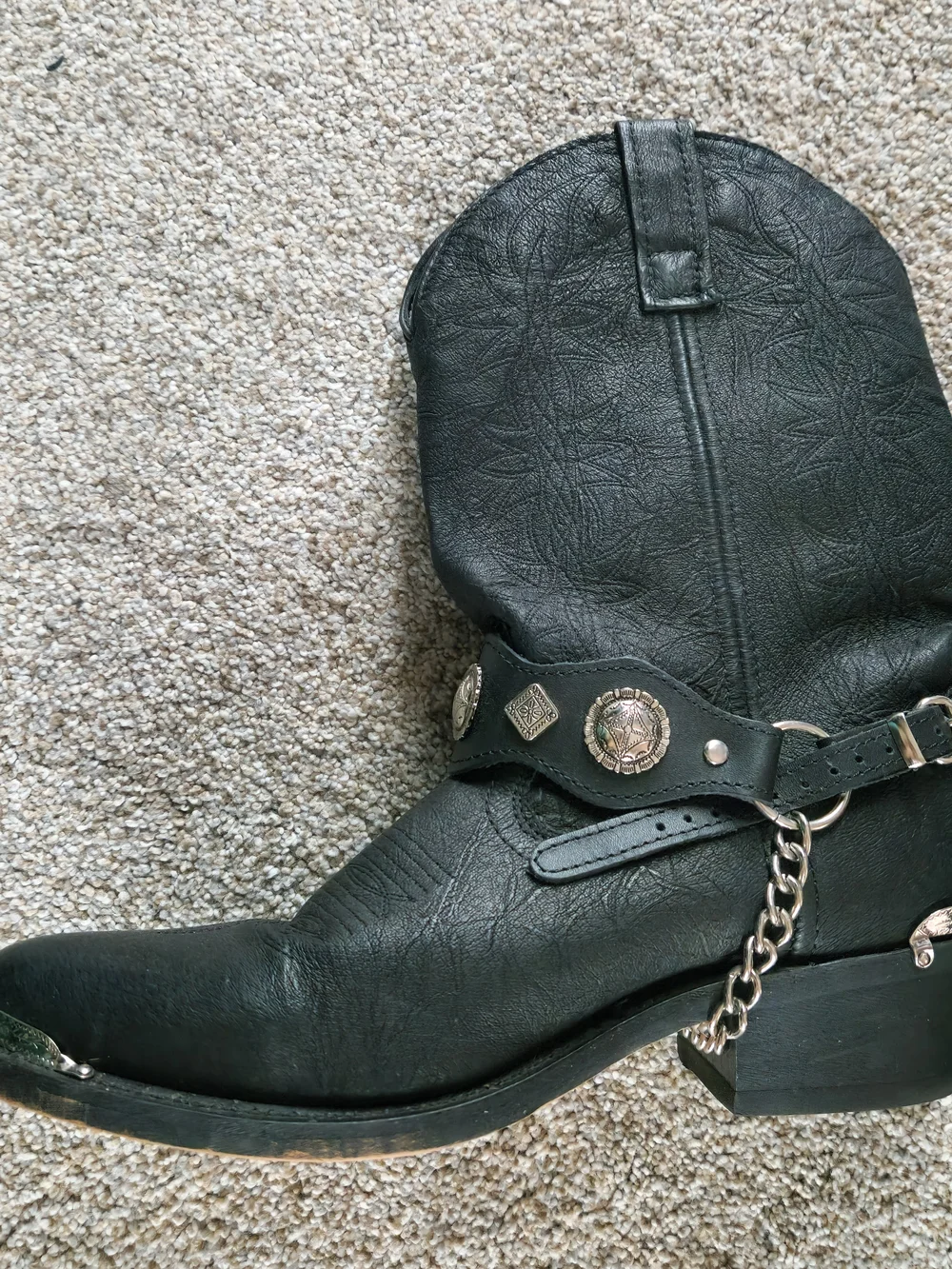 Black Western Boots with Chain Detail - men